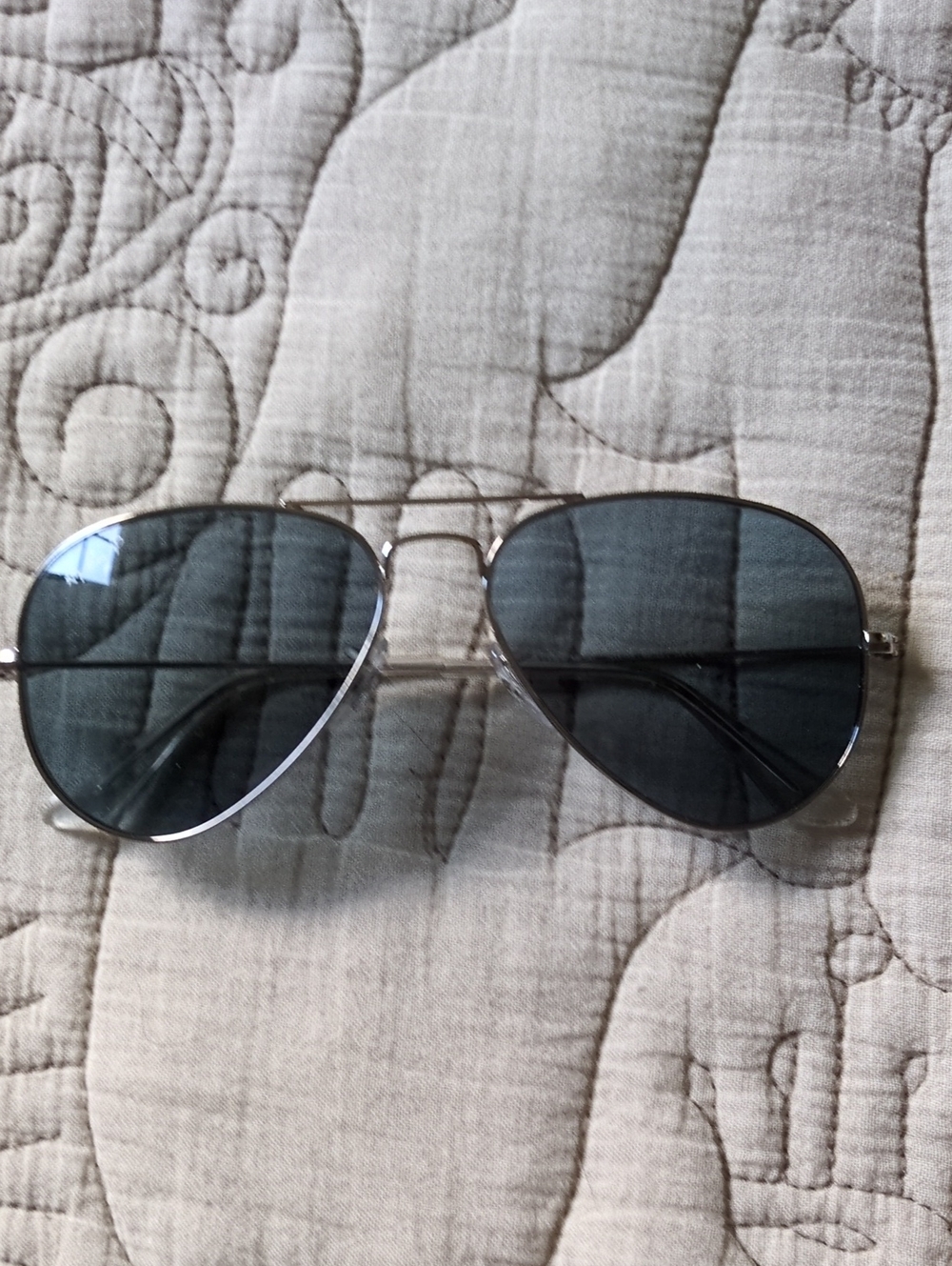 Ray-Ban Classic Aviator Polarized Sunglasses with Gray Lenses and Silver Frame